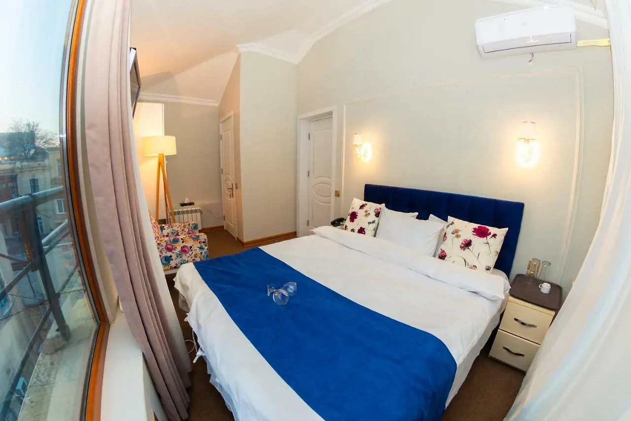 Old East Boutiques Hotell Baku 4*,